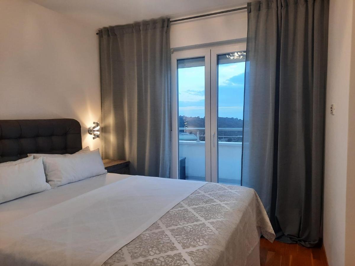 Apartment Anny De Luxe With Sea View Makarska Exterior foto